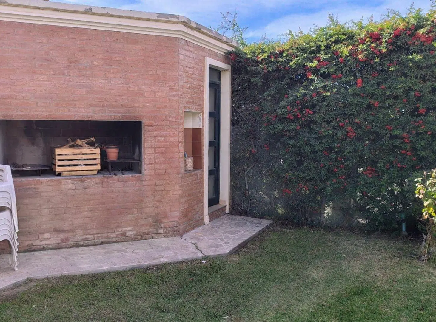 CASA DE DOS PLANTAS. ZONA B° NATANIA VI, RIVADAVIA 8