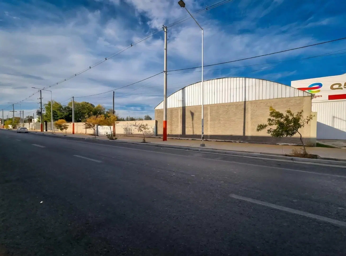 ALQUILER PREDIO INDUSTRIAL CON DOS GALPONES RN 40 5