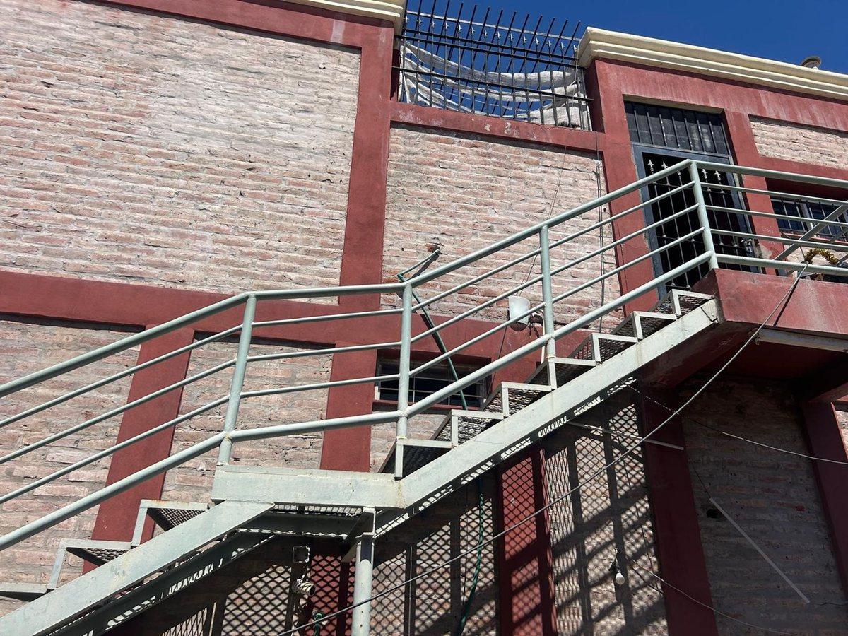 Foto de VENTA SALON COMERCIAL MAS DEPARTAMENTO. RIVADAVIA, imagen 4
