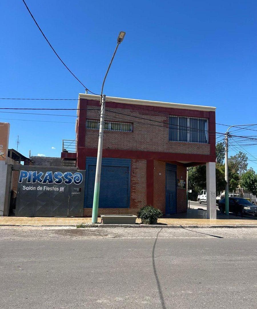 Foto de VENTA SALON COMERCIAL MAS DEPARTAMENTO. RIVADAVIA, imagen 3
