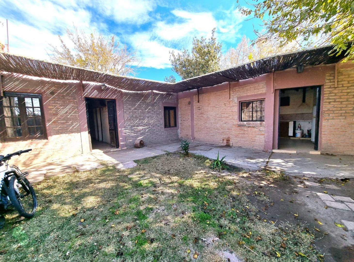 Foto de 3 CASAS SOBRE TERRENO DE 647 M2. RIVADAVIA SUR, imagen 2