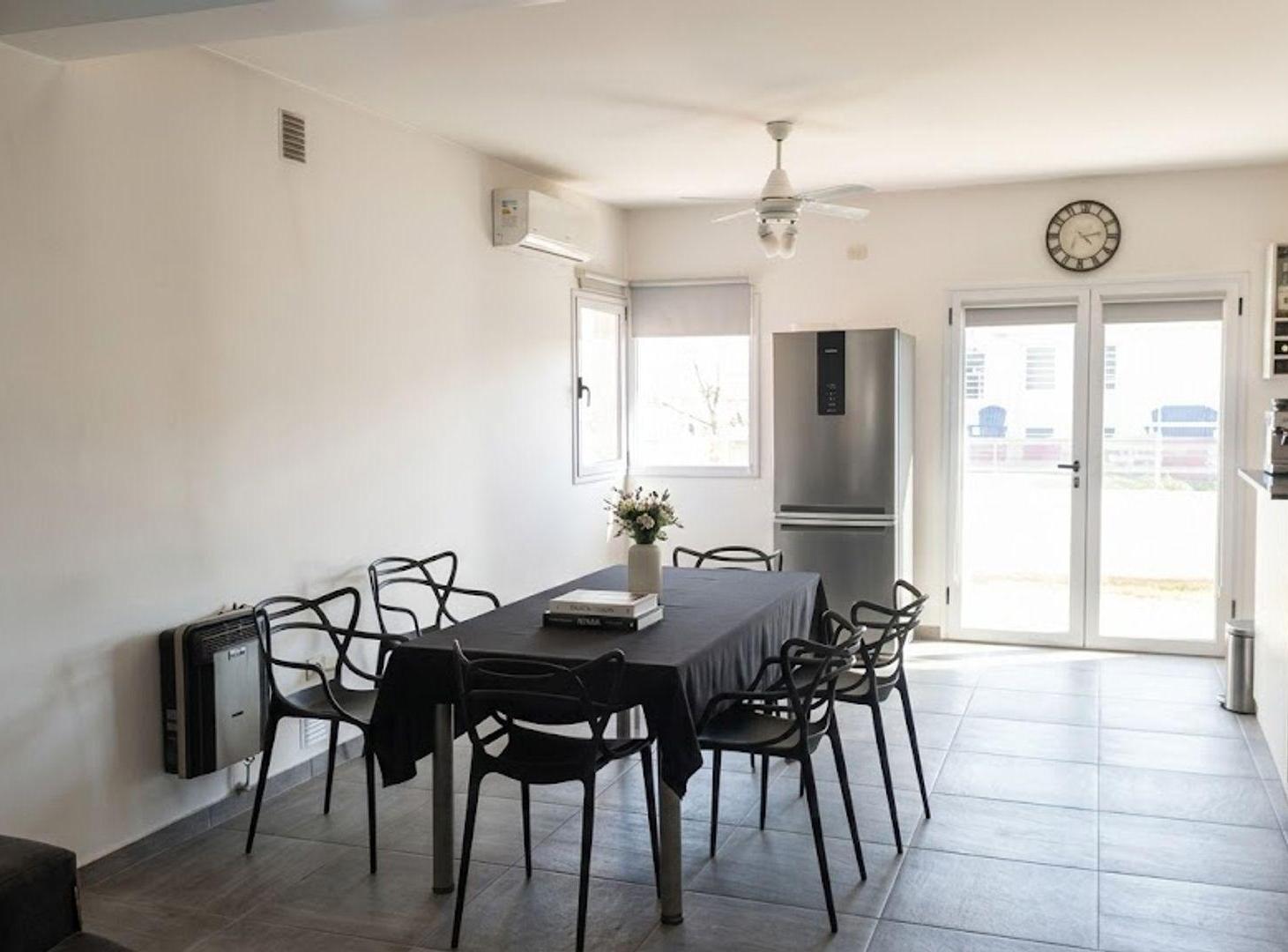 Foto de CASA CON QUINCHO Y PILETA B° PRIVADO SANTA LUCIA, imagen 2