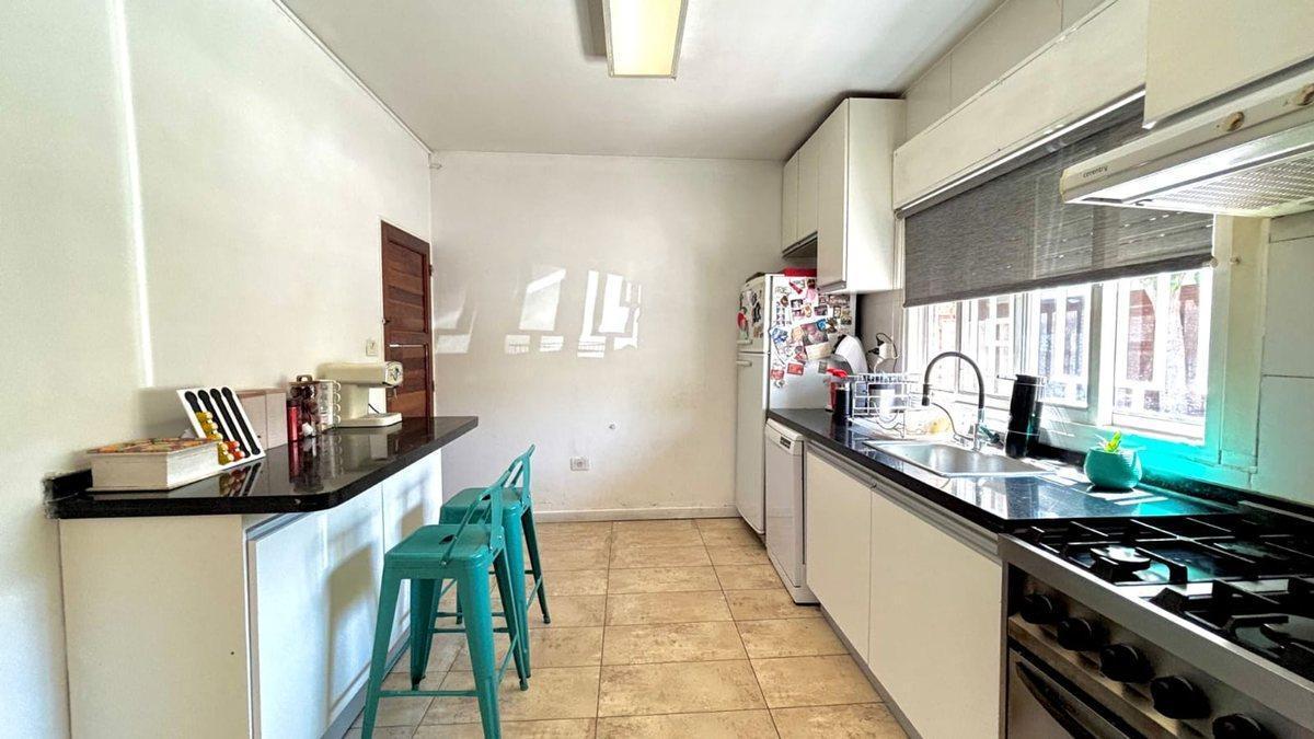 Foto de Casa 3 Dorm, 2 Baños, en Capital. Apto Credito., imagen 3