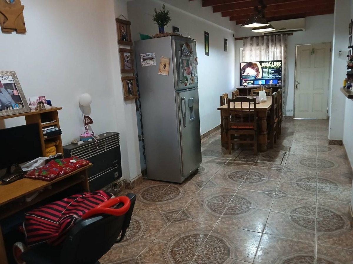 Foto de Casa de 5 dormitorios. APTA CREDITO. Chimbas, imagen 1