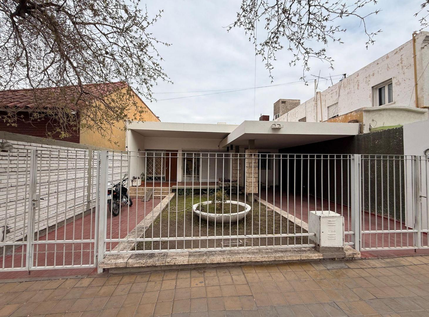 Foto de CASA SOBRE AV. LIBERTADOR. CENTRO, CAPITAL, imagen 4