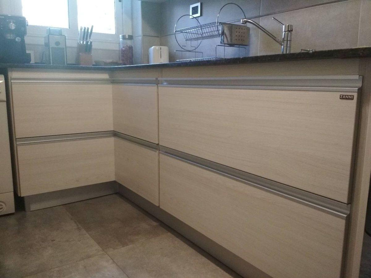 Foto de Duplex con tres cocheras y patio. APTA CREDITO, imagen 3