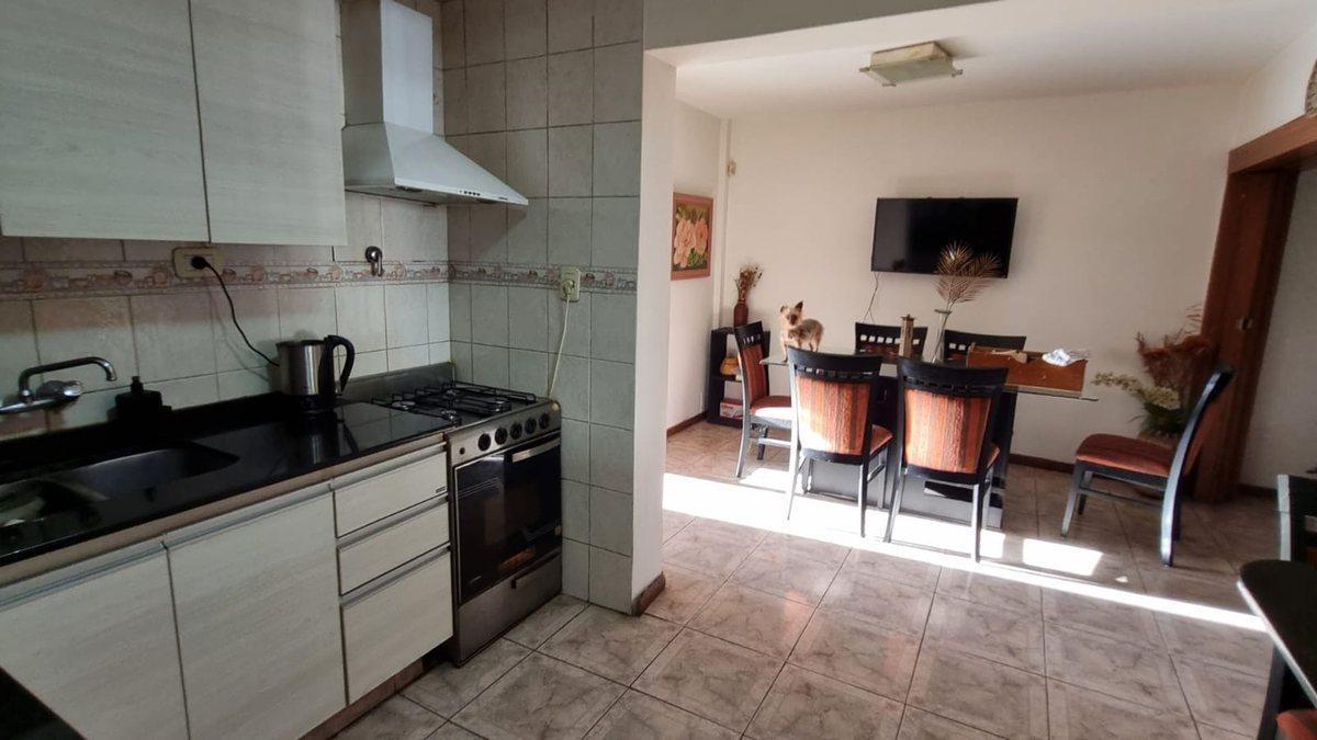 Foto de Casa con pileta. 3 habitaciones. 3 baños. Capital, imagen 4