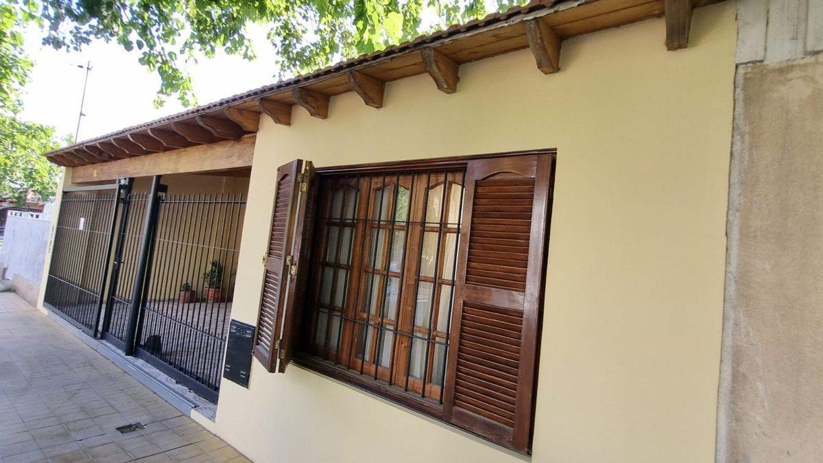 Foto de Casa con pileta. 3 habitaciones. 3 baños. Capital, imagen 5