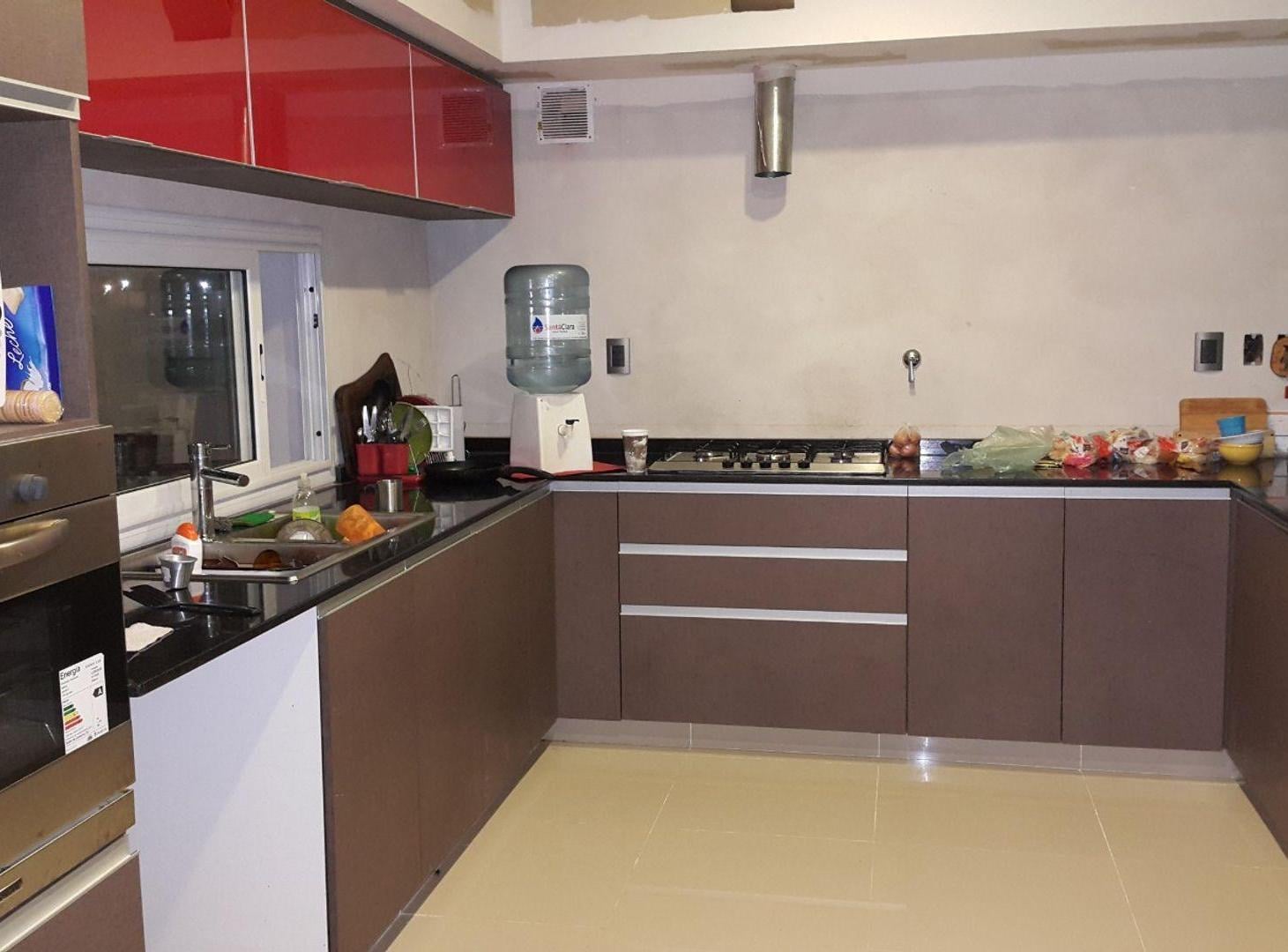 Foto de CASA EN VENTA 3 DORMITORIOS BARRIO EL SAUCE SANTA, imagen 4