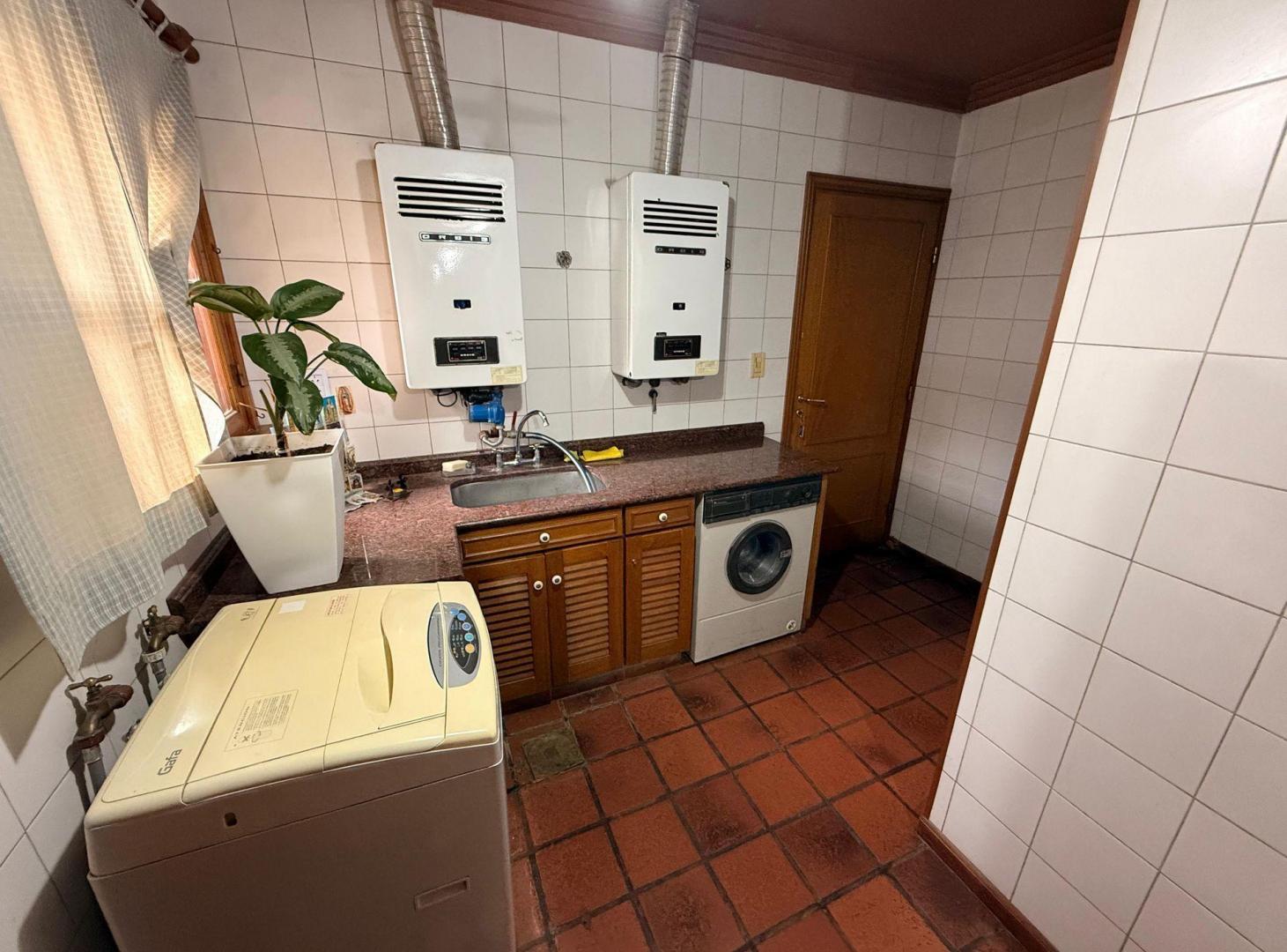Foto de CASA DE CATEGORIA EN BARRIO RESIDENCIAL, imagen 1