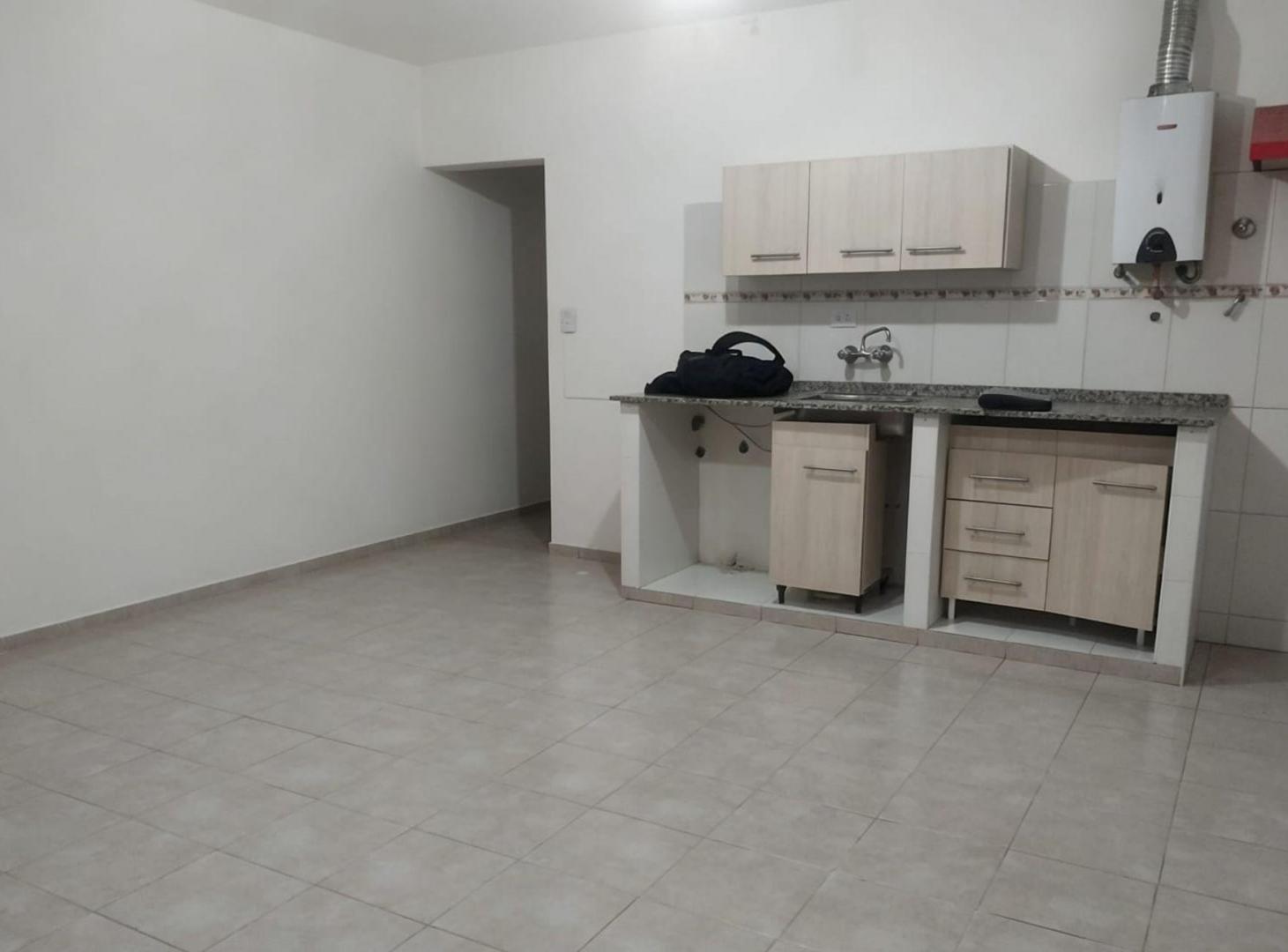 Foto de CASA MAS 2 DEPTOS. B° 23 DE OCTUBRE. RIVADAVIA, imagen 4