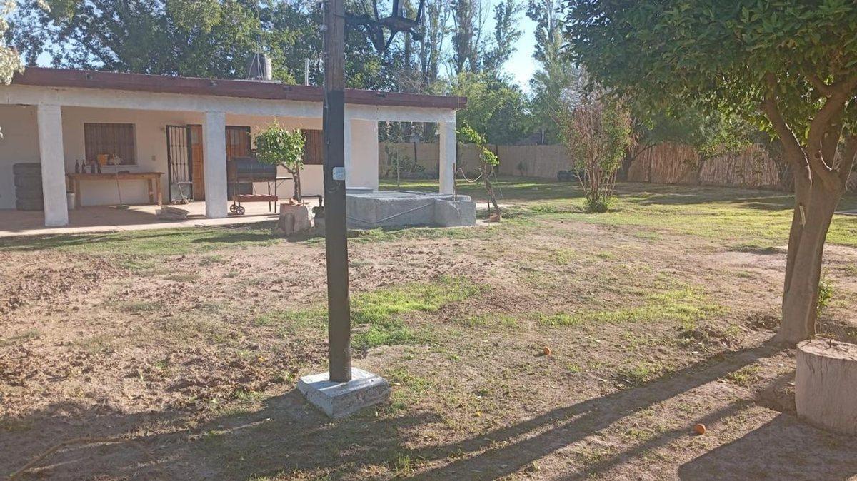 Foto de Casa de 3 habitaciones.Jardín parquizado. Albardon, imagen 2