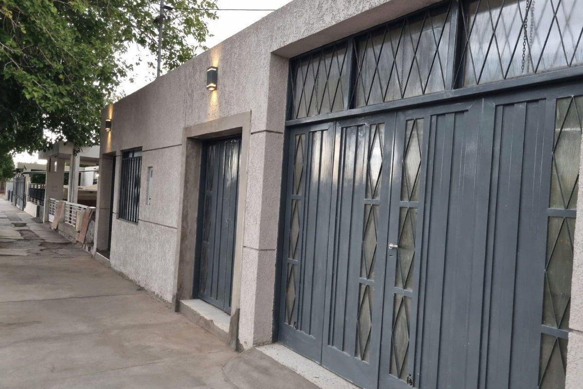 Foto de CASA REFACCIONADA. APTA CREDITO. VILLA KRAUSE, imagen 5