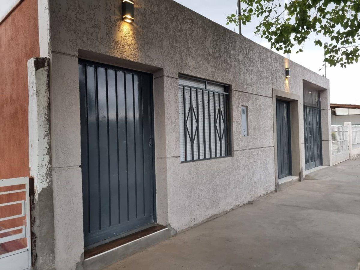 Foto de CASA REFACCIONADA. APTA CREDITO. VILLA KRAUSE, imagen 2