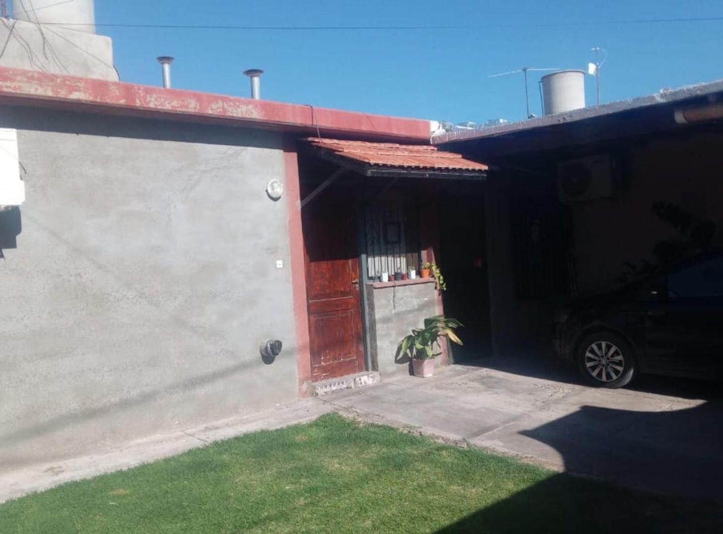 Foto de Casa 3 dormitorios con cochera y parrillero, imagen 2