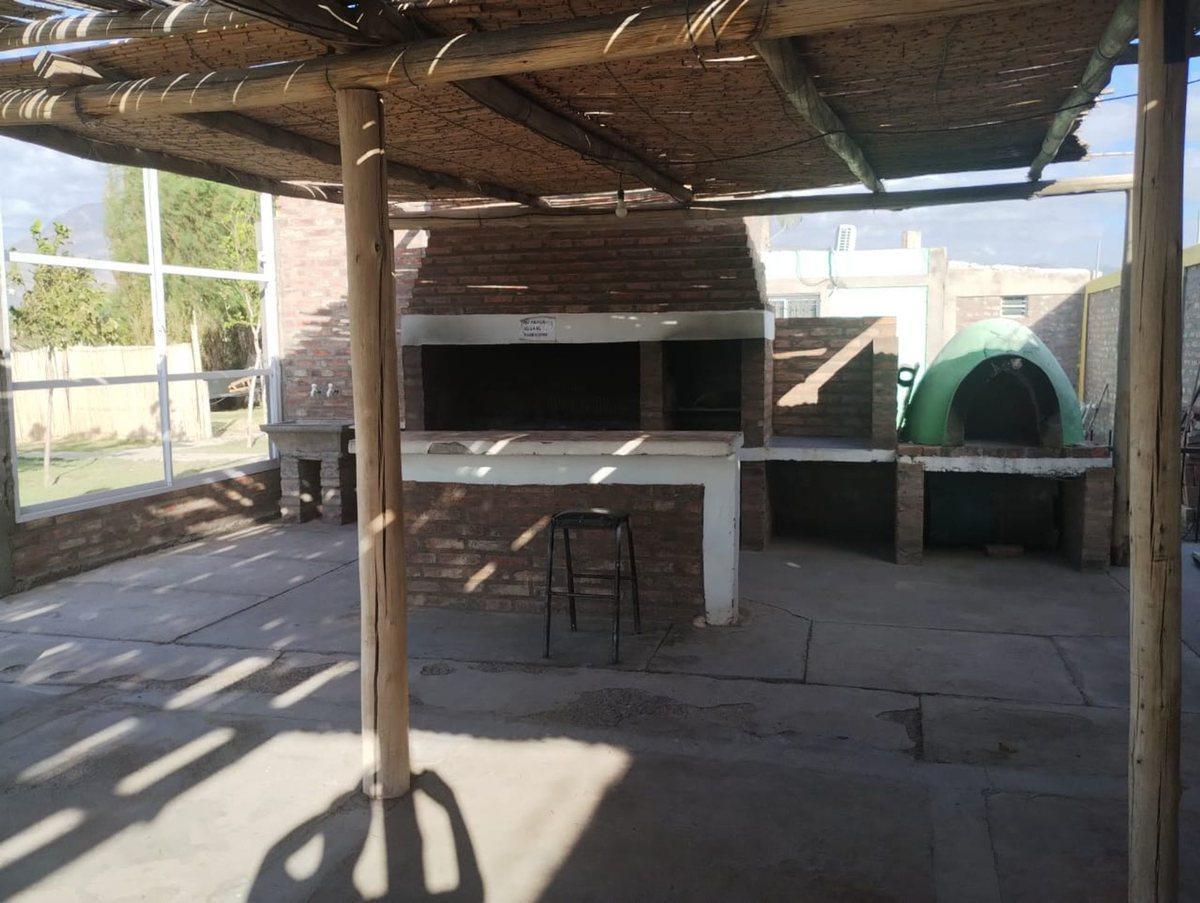 Foto de Casa de 2 dormitorio con pileta y quincho. Pocito, imagen 4