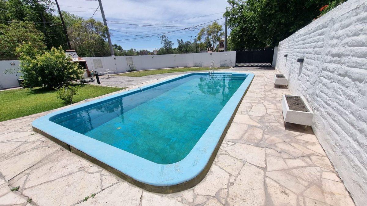 Foto de VENTA - Casa en Rivadavia c/Pileta. 3 Dormitorios., imagen 1