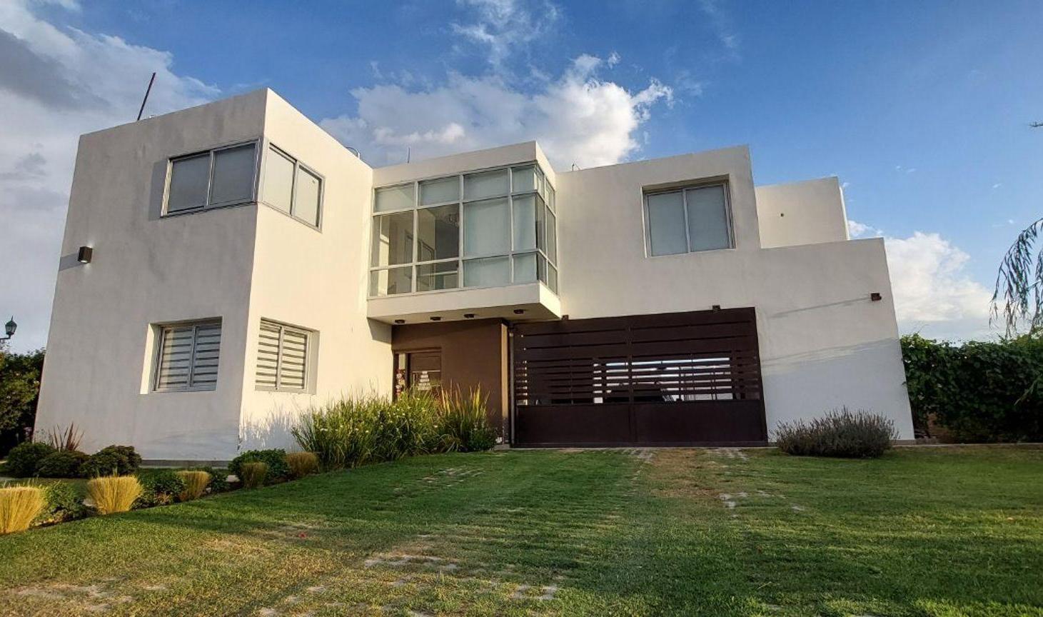 Foto de VENTA CASA MINIMALISTA EN BARRIO PRIVADO RIVADAVIA, imagen 1