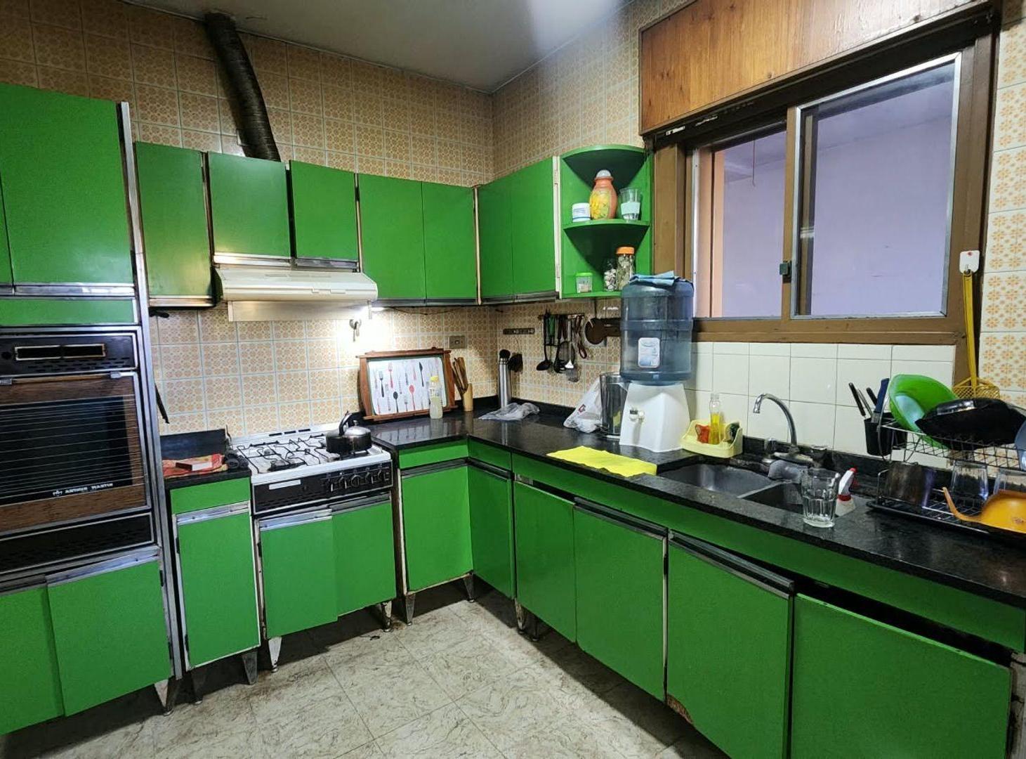 Foto de CASA DE DOS PLANTAS. 4 DORM Y 3 BAÑOS. CAPITAL, imagen 4