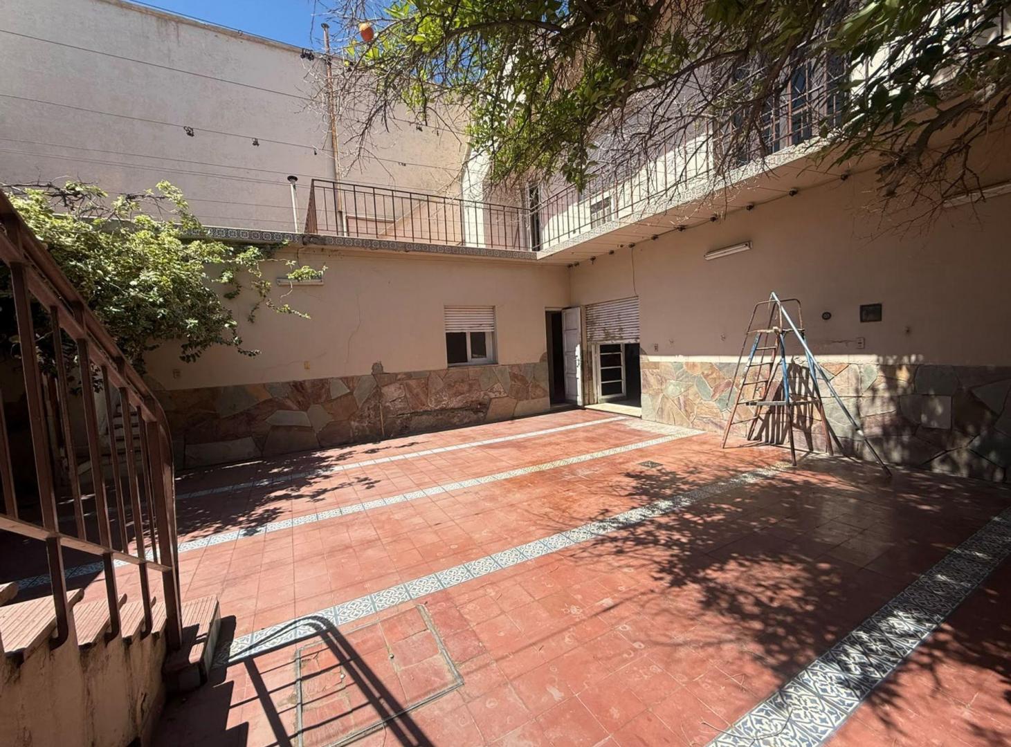 Foto de CASA CENTRICA DE 5 HABITACIONES 2 BAÑOS. CAPITAL, imagen 5