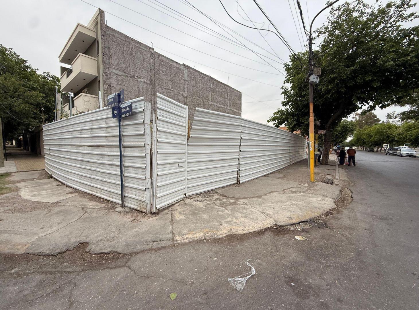Foto de LOTE ESQUINA FRENTE A LA TERMINAL. 212 M2. CAPITAL, imagen 4