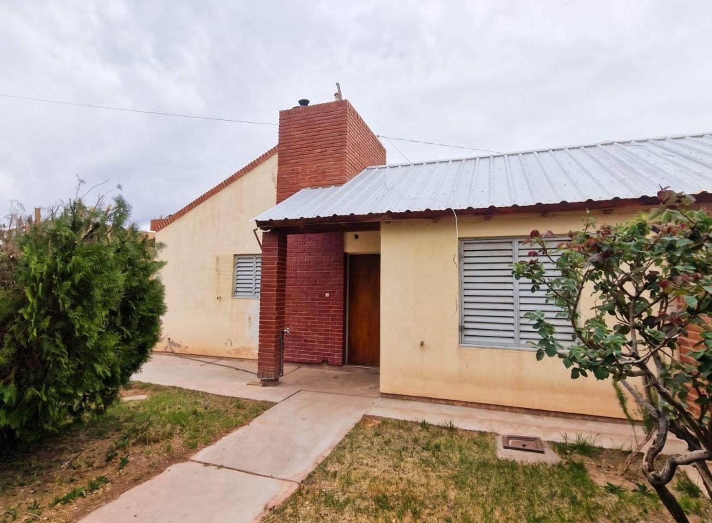 VENTA CASA DE 4 DORMITORIOS. BARREAL