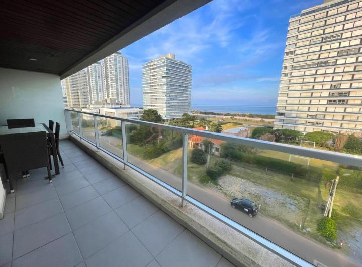 Linda vista al mar y a pocos metros de la Playa Brava