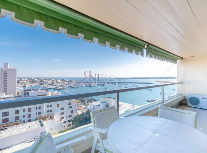 Lindisimo apartamento con buena vista al Puerto y buena terraza
