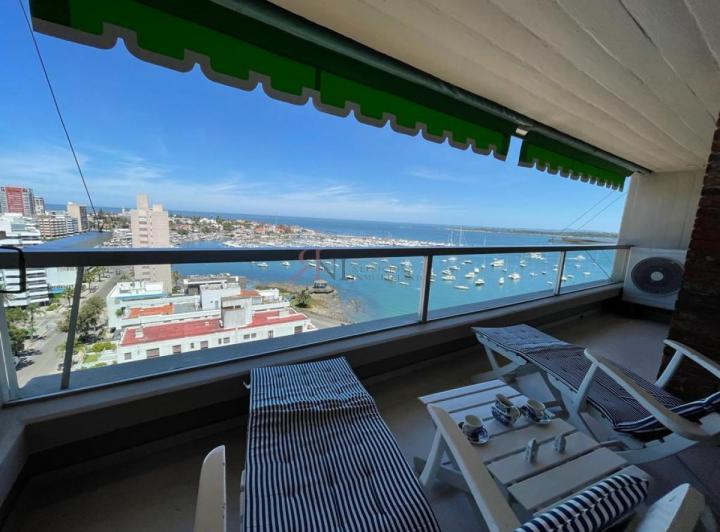 Excelente vista al Puerto, gran terraza para disfrutar a toda hora
