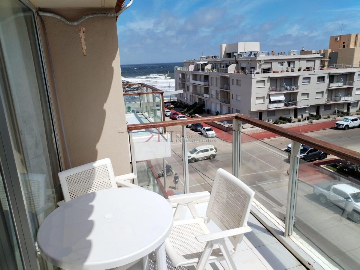 Terraza cómoda con buena vista al mar