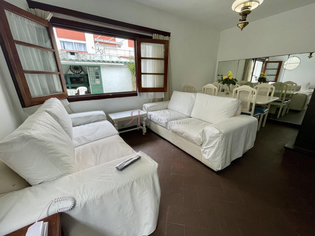 Zona comercial, buena ubicación, patio con parrillero