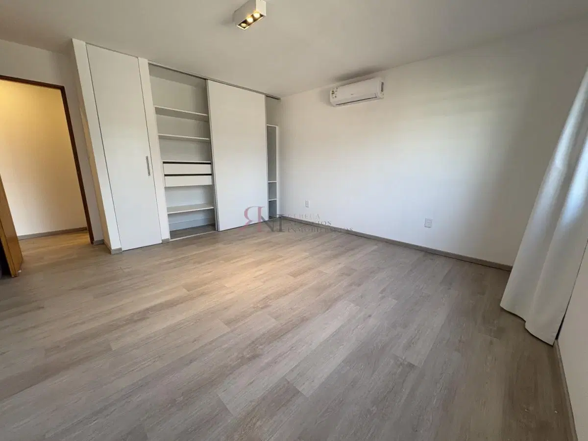 Muy linda casa a estrenar en centro de Maldonado , buen jardín 1