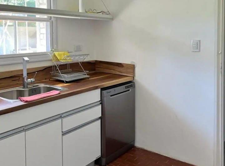 ALQUILER TEMPORAL - Casa 4 dorm Villa Allende Golf zona excelente - capacidad 8 pers 3
