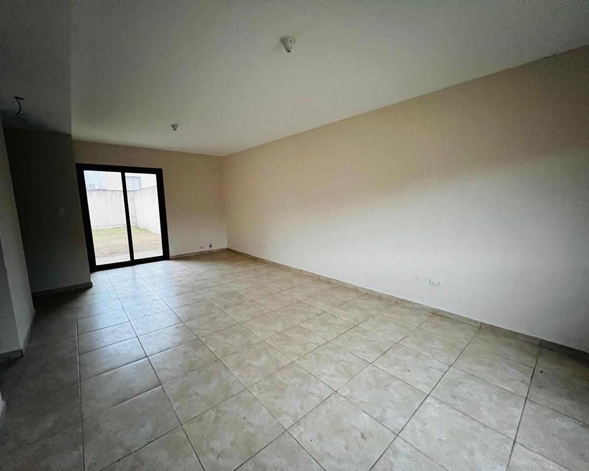 Duplex en Venta 2 Dorm con Jardin La Calera Los Prados Buena Ubicación. con Escritura 5