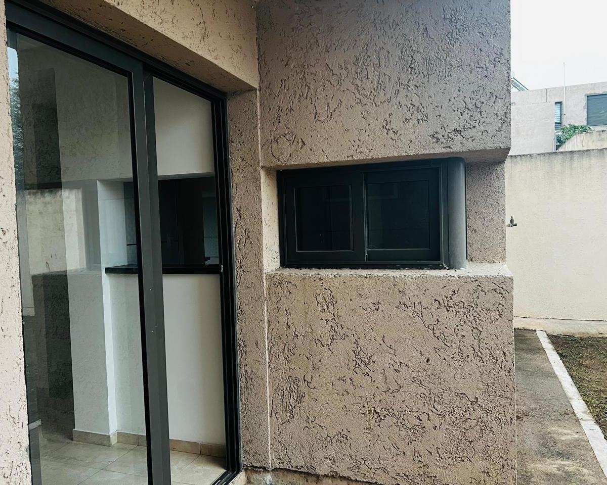Duplex en Venta 2 Dorm con Jardin La Calera Los Prados Buena Ubicación. con Escritura 3