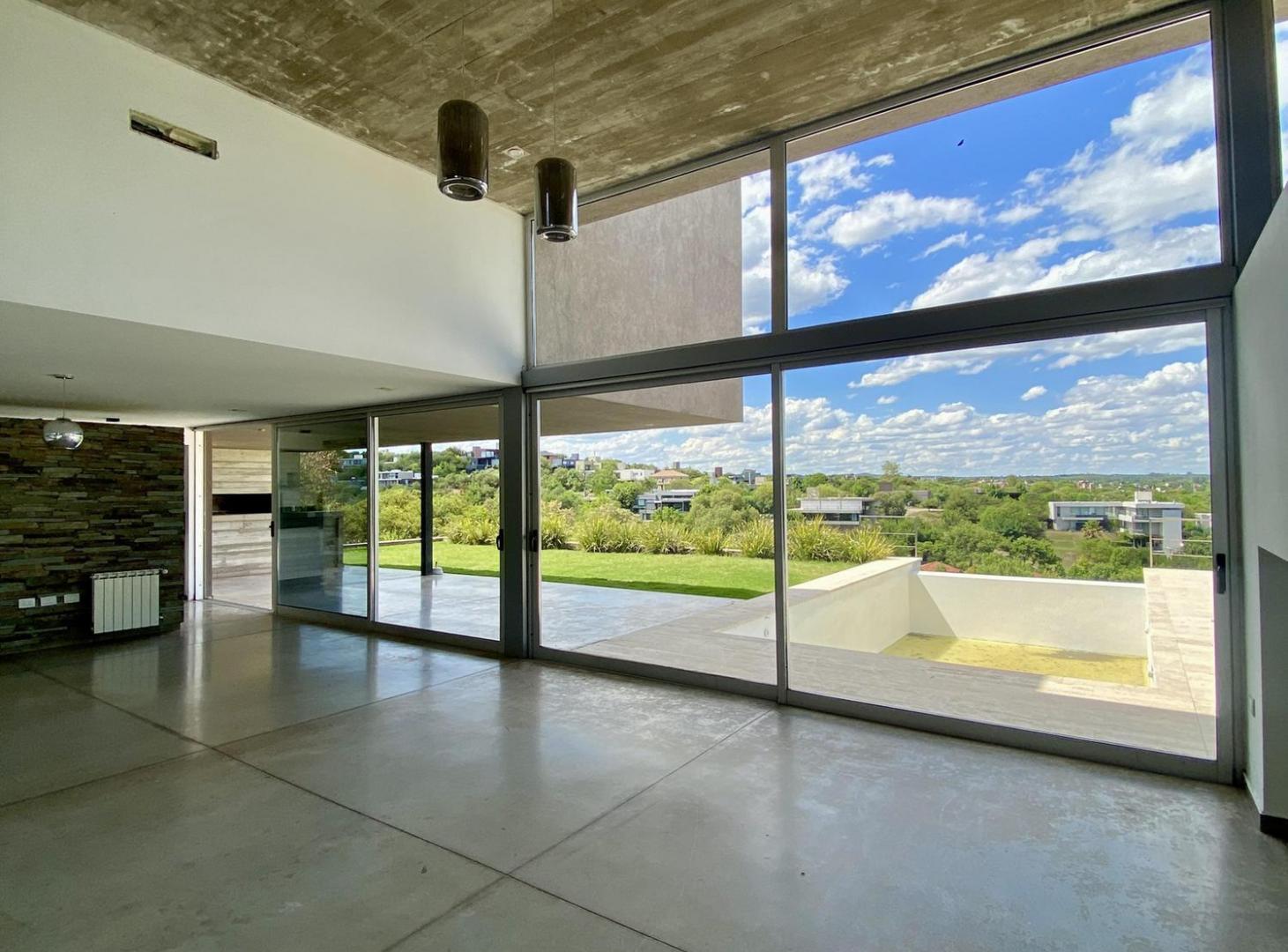 Casa en Venta- Estancia Q2- 4 Dormitorios- Pileta- Seguridad 24 hs