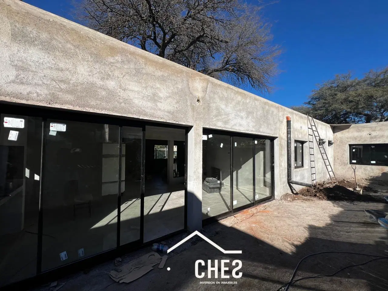 Casa a la venta a ESTRENAR 3 dormitorios 1 sola planta con pileta . Villa Catalina Seg 24 hs 3