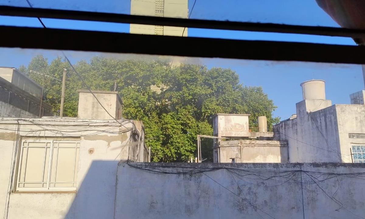 UN AMBIENTE EN LINIERS