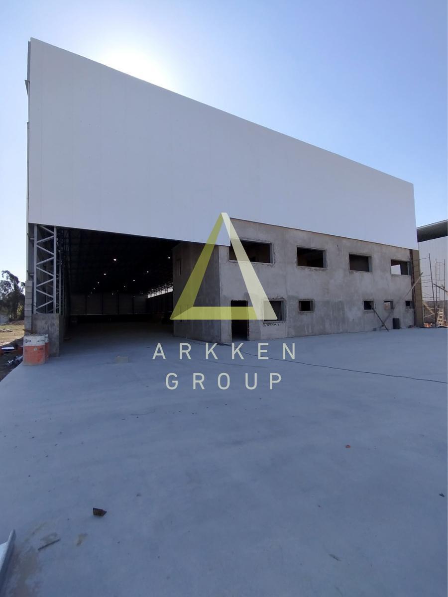 Excelente Nave Industrial en Alquiler 2