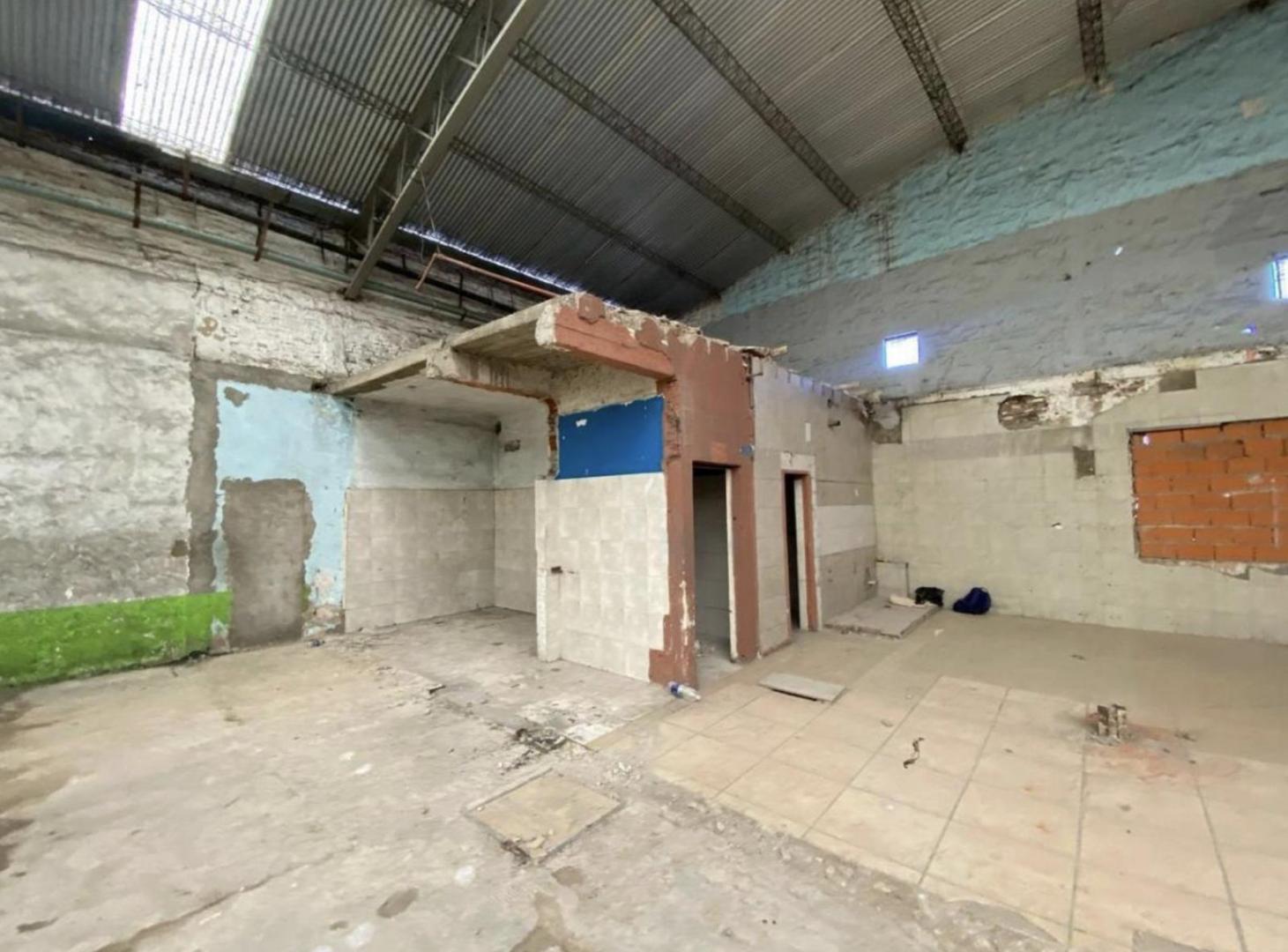 Galpón en venta y alquiler en Grand Bourg