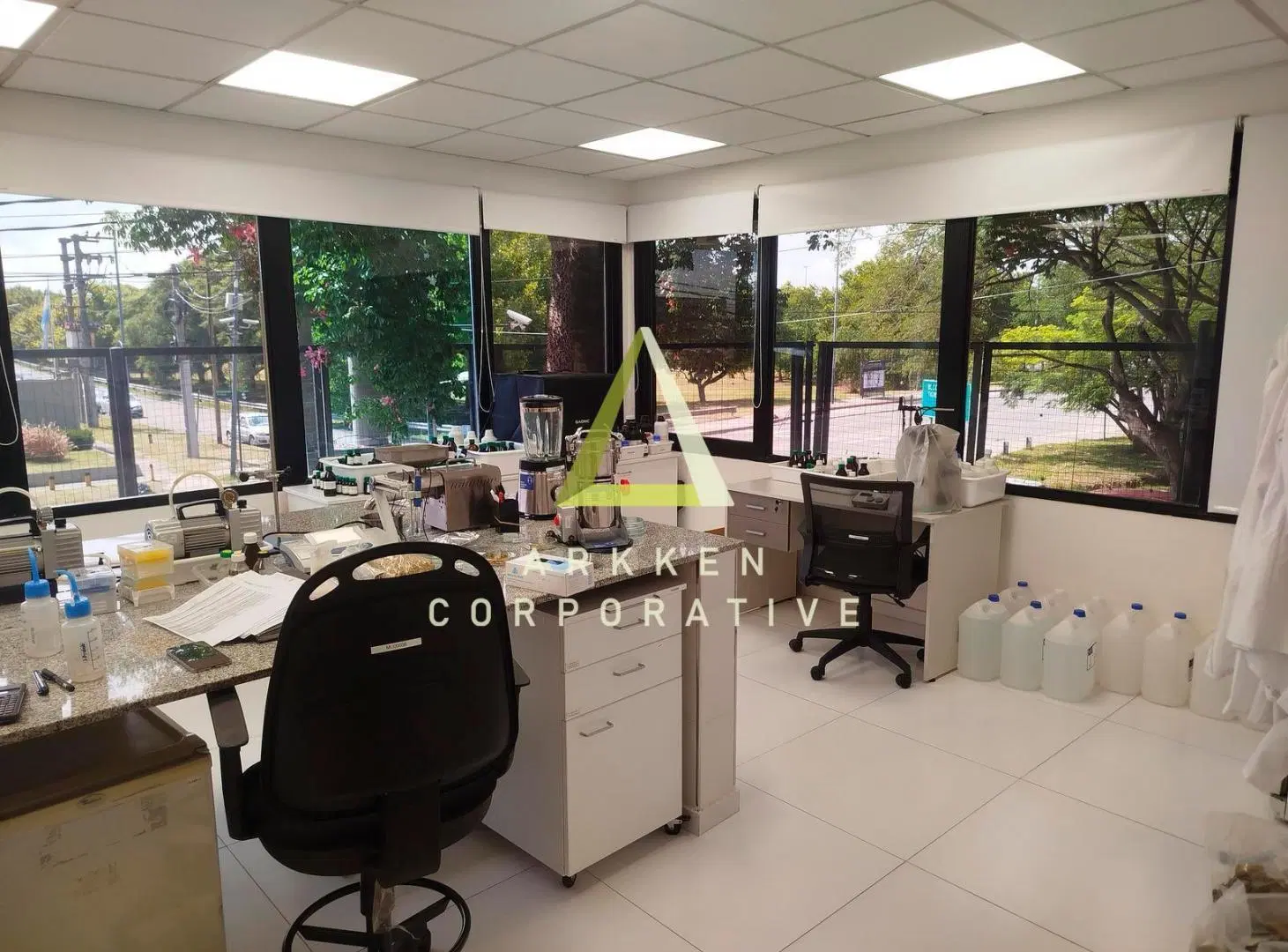 OPORTUNIDAD!! Excelentes oficinas premium en alquiler en muy buena ubicación de San Isidro 5
