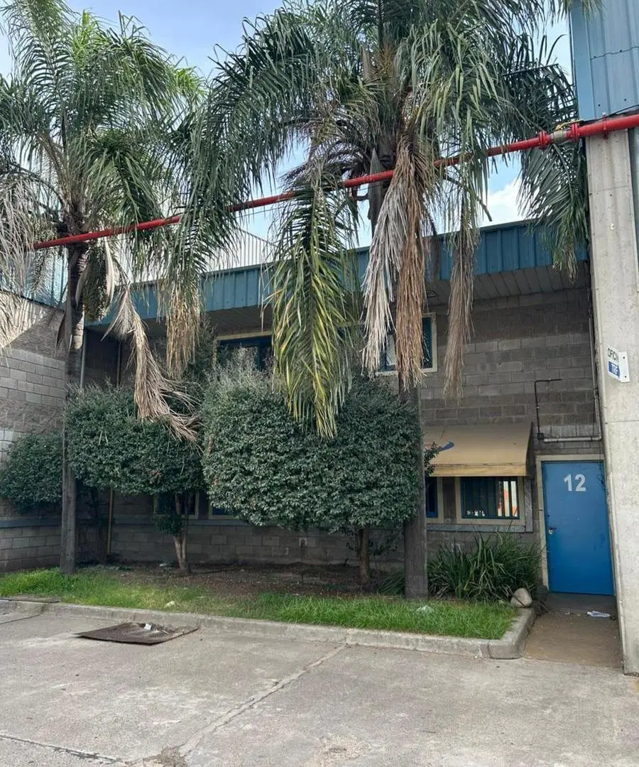 Galpón en alquiler en Hurlingham 3