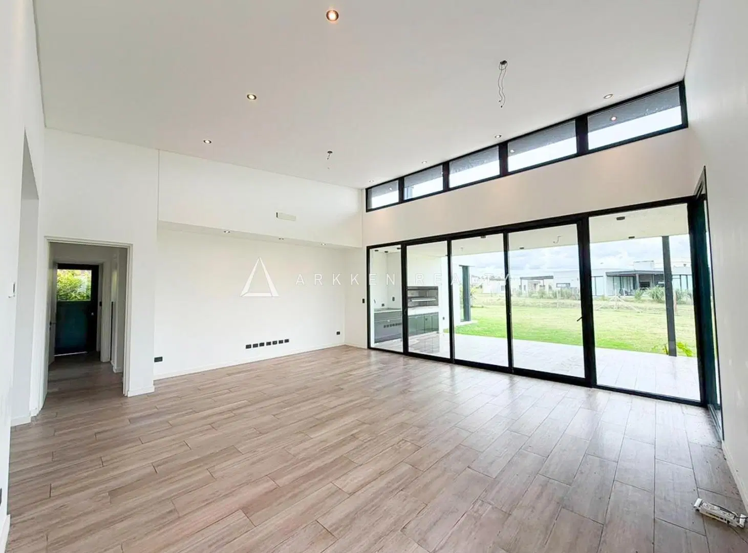 Casa en Venta Barrio Santa Lucía Pilar del Este 2