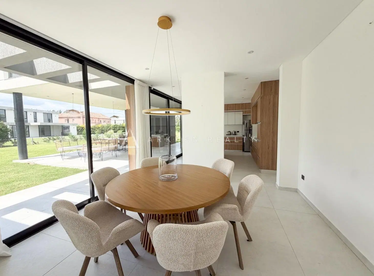 Casa en venta y alquiler en Pilará 1