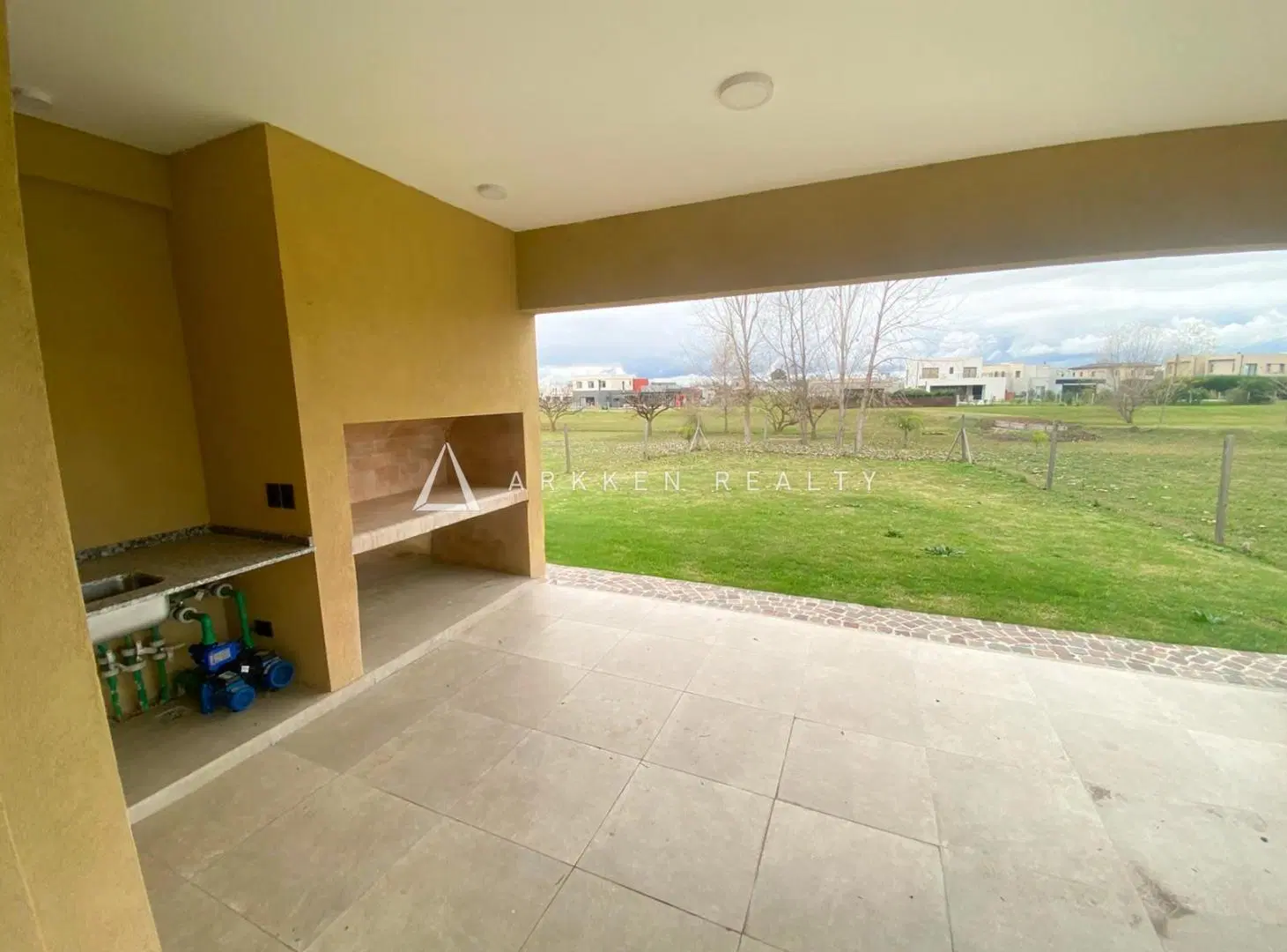 Casa en Venta en Santa Lucia Pilar del Este 3