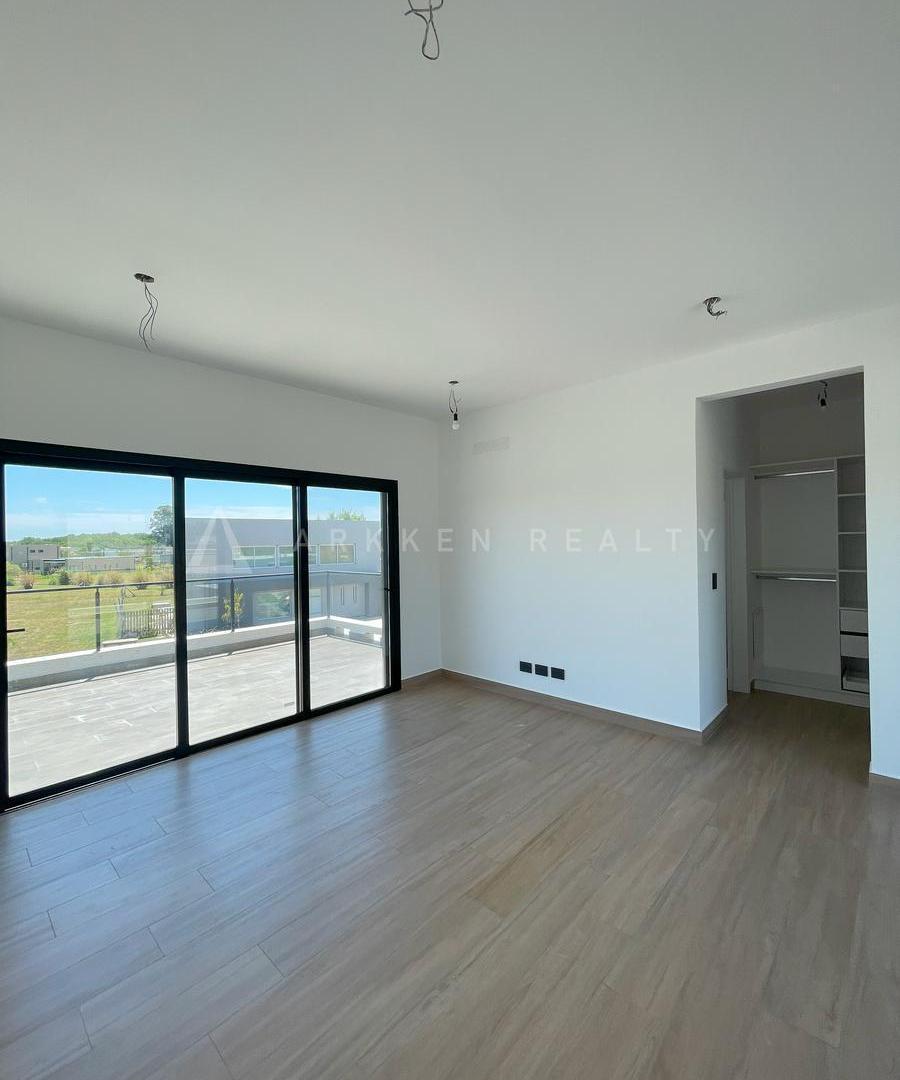Foto de Casa en venta en Pilar del Este, imagen 1