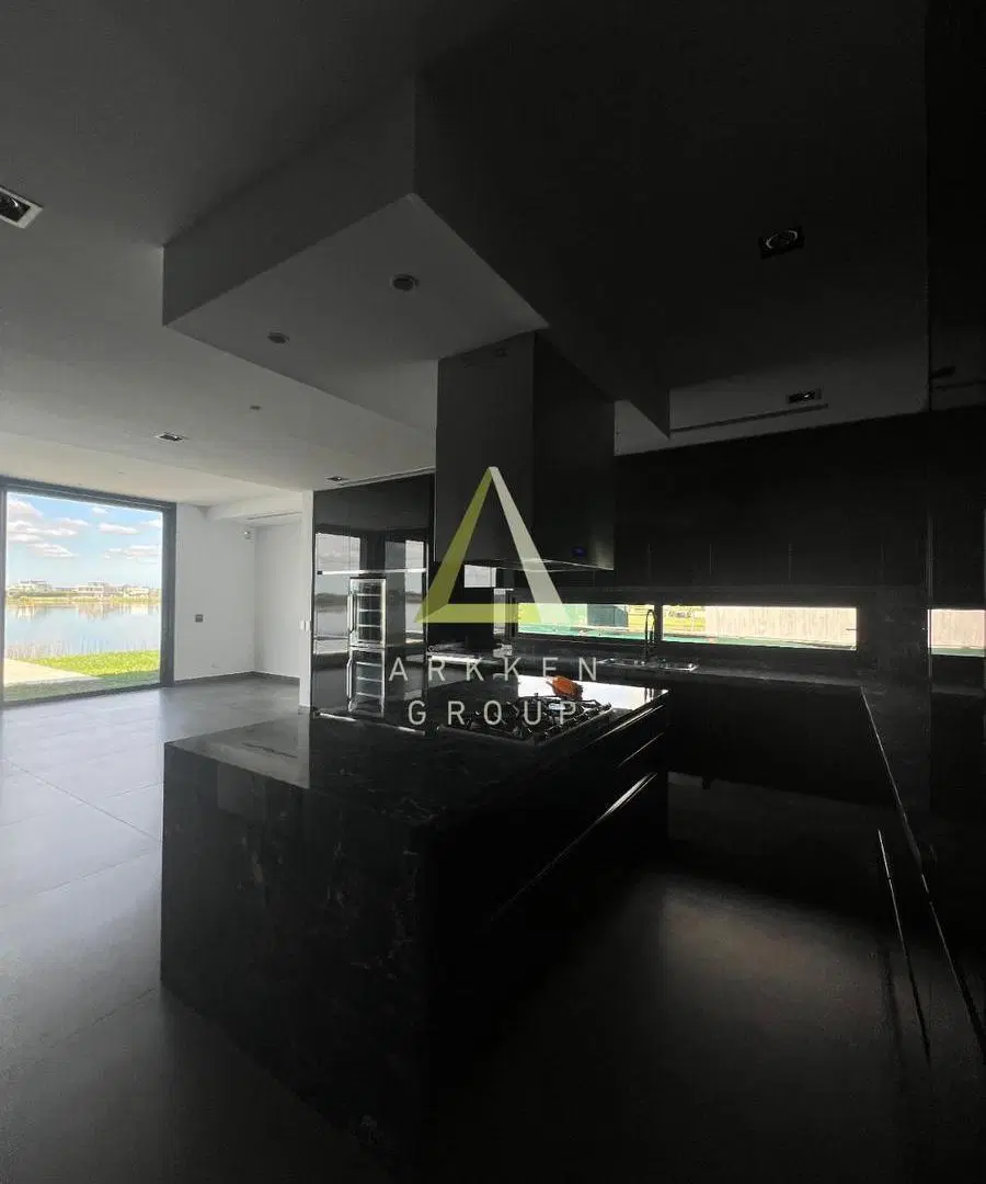 Casa en  venta en Puertos del Lago 8