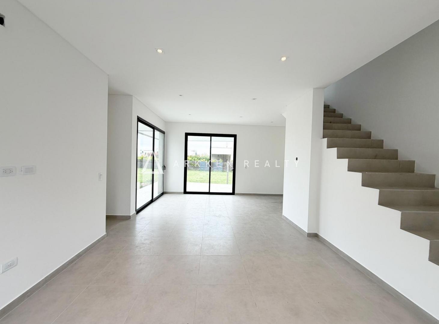 Foto de Casa en Venta en Santa Lucía, Pilar del Este, imagen 2