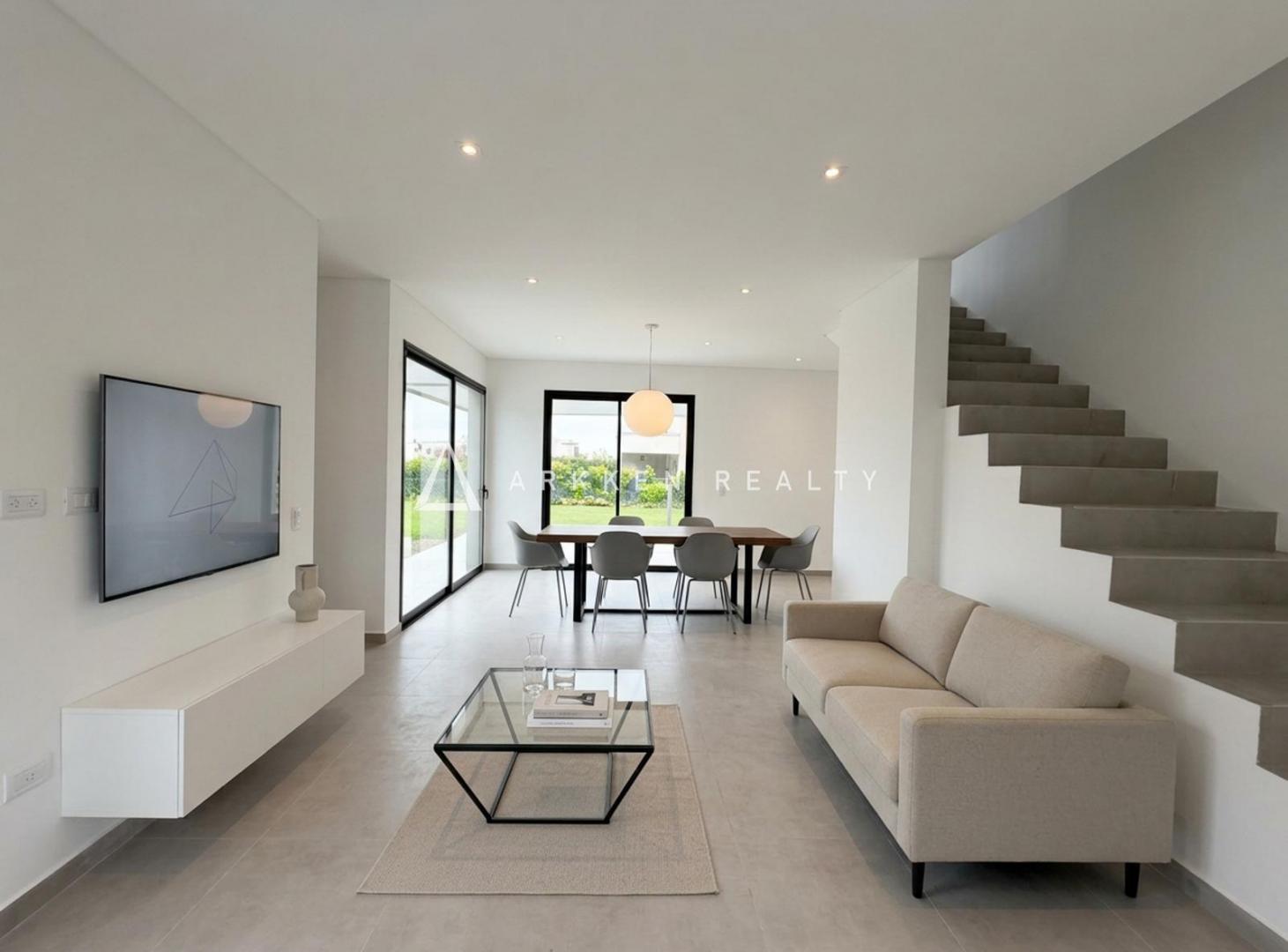 Foto de Casa en Venta en Santa Lucía, Pilar del Este, imagen 1
