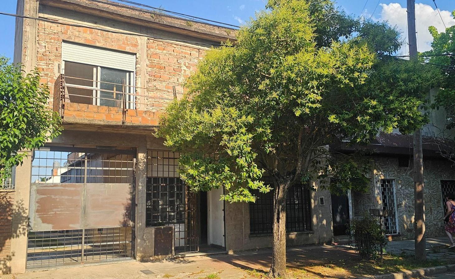 Casa 4 Amb en Venta en Haedo, Morón, G.B.A. Zona Oeste